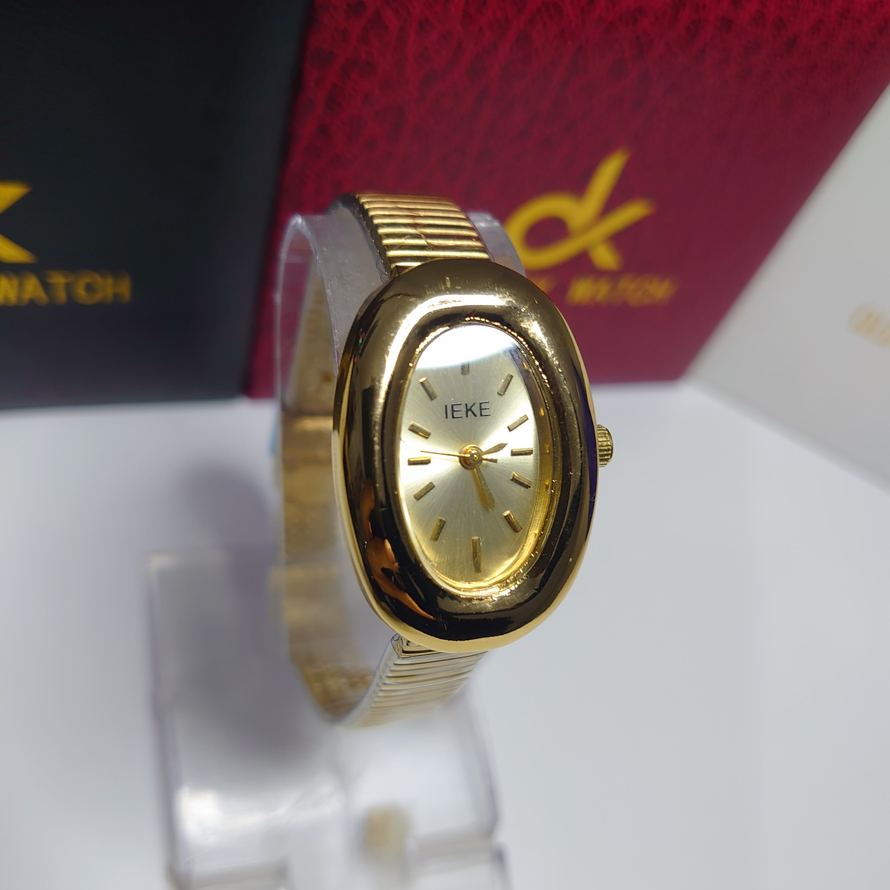 IEKE Vintage Oval Watch
