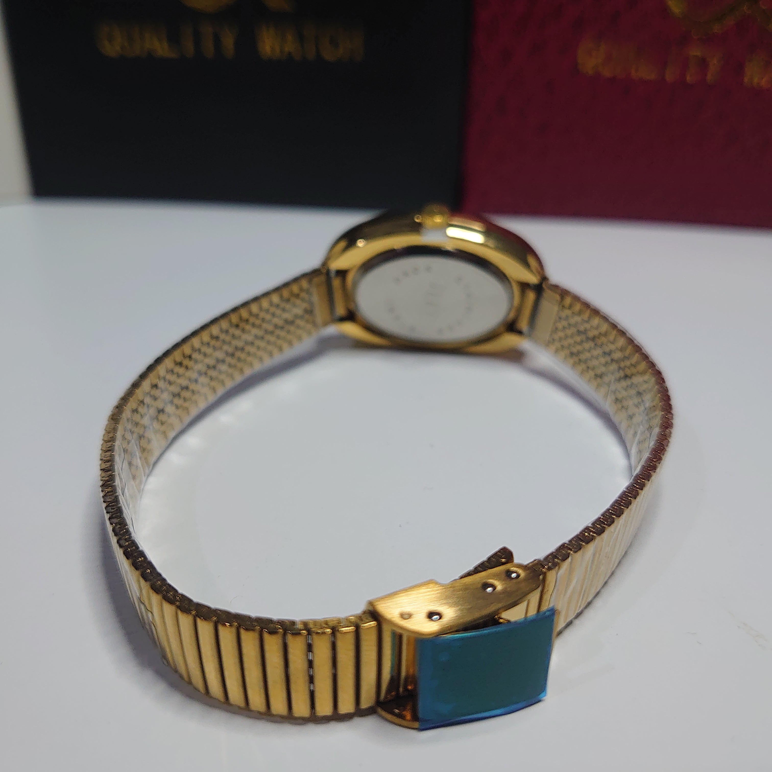 IEKE Vintage Oval Watch