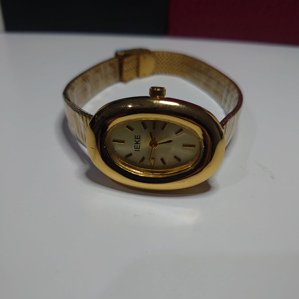 IEKE Vintage Oval Watch